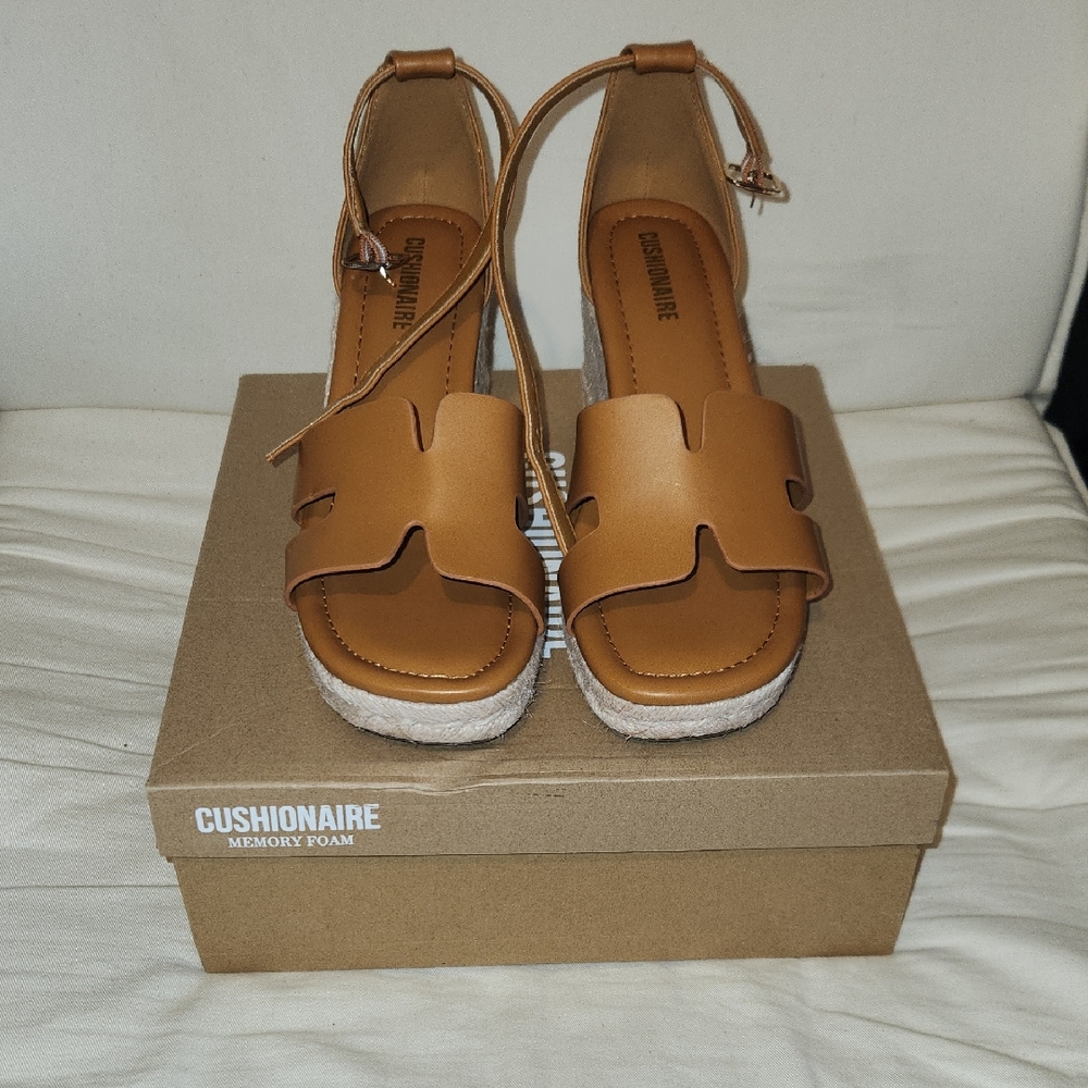 CUSHIONAIRE Women's Tan Espadrille Sandals